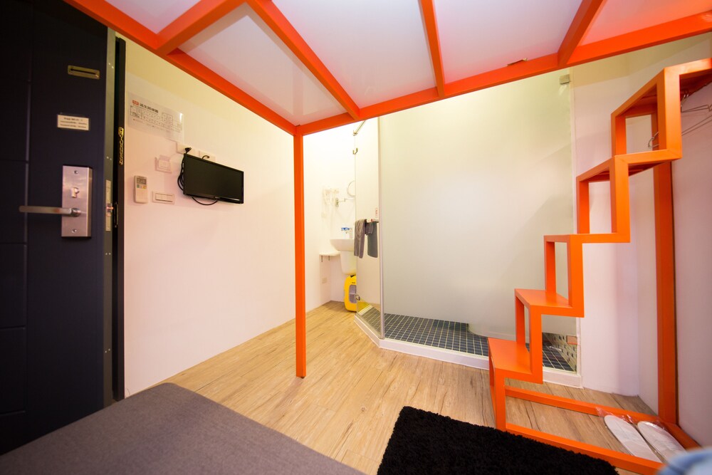 Sleep Box Hostel 45/50