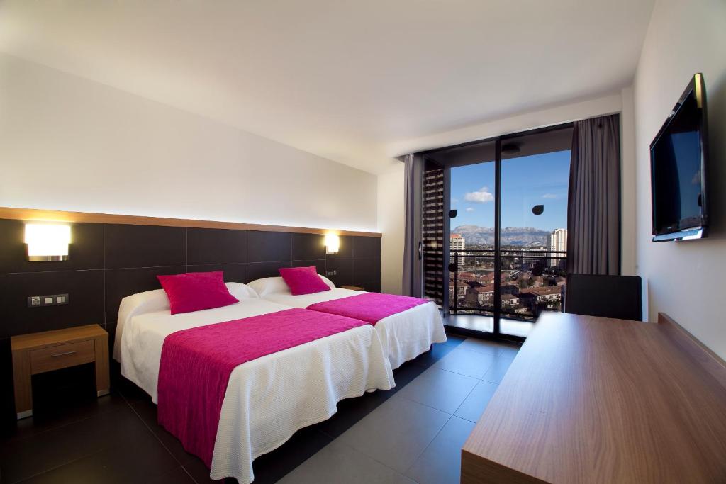 Room, Double Bed, Lateral Partial Side Sea View