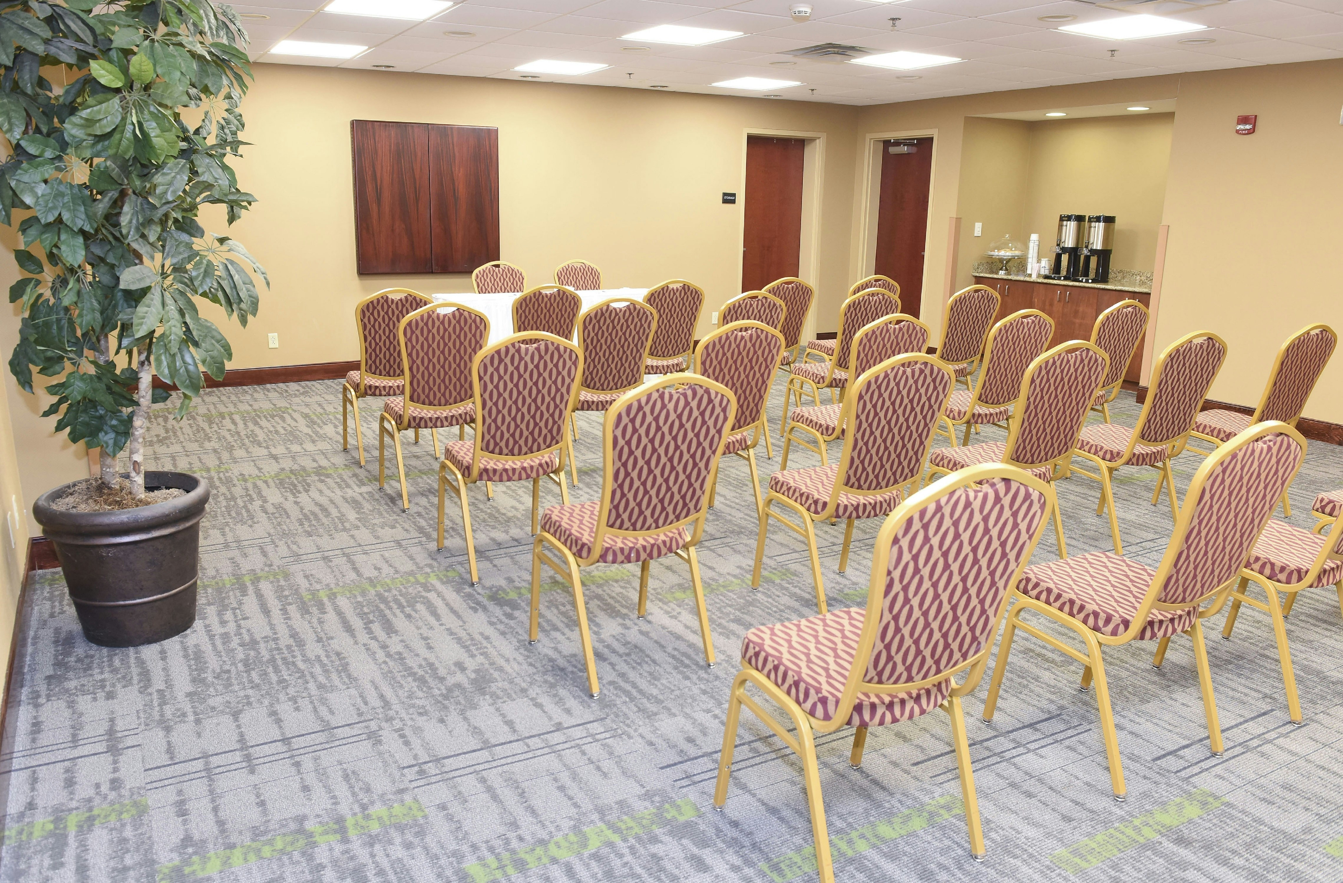 Hampton Inn & Suites Madisonville 17/20
