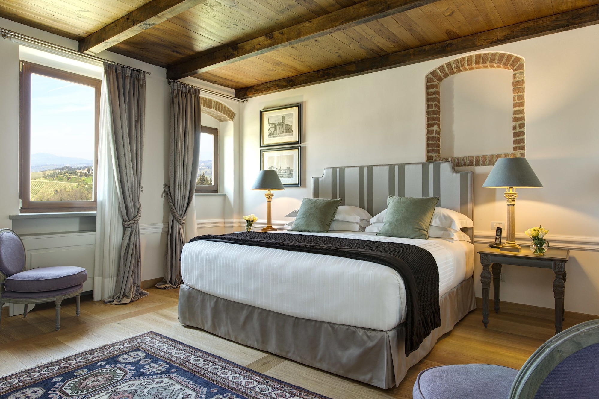 2 Bedrooms, Suite, 2 King Beds, Garden View