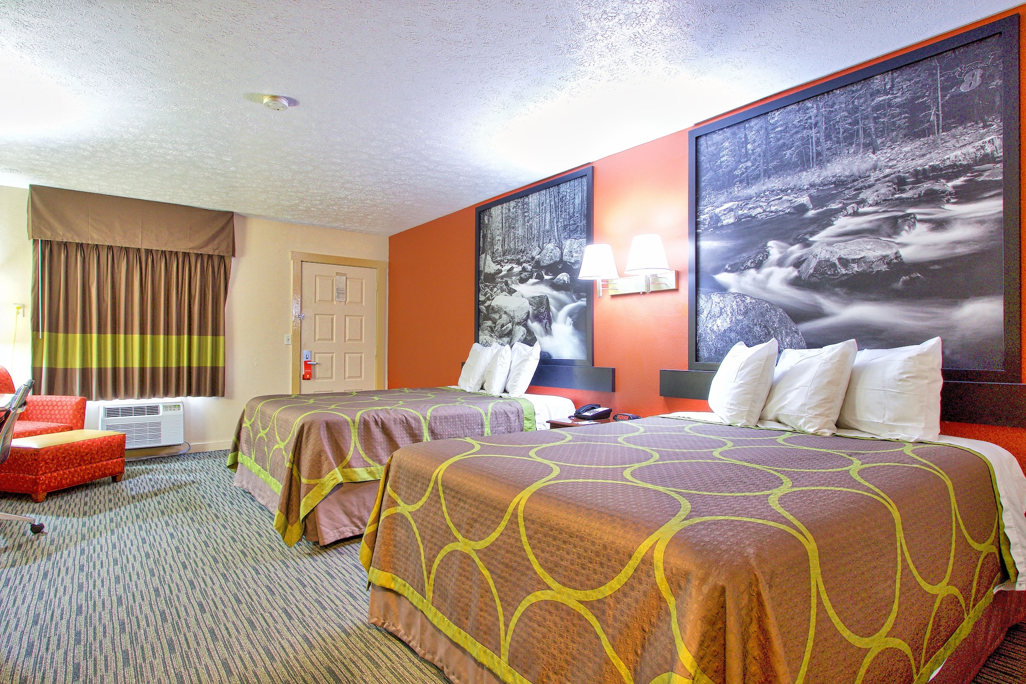 غرفة قياسية بسريرين كوين، Super 8 By Wyndham Christiansburg 2/5