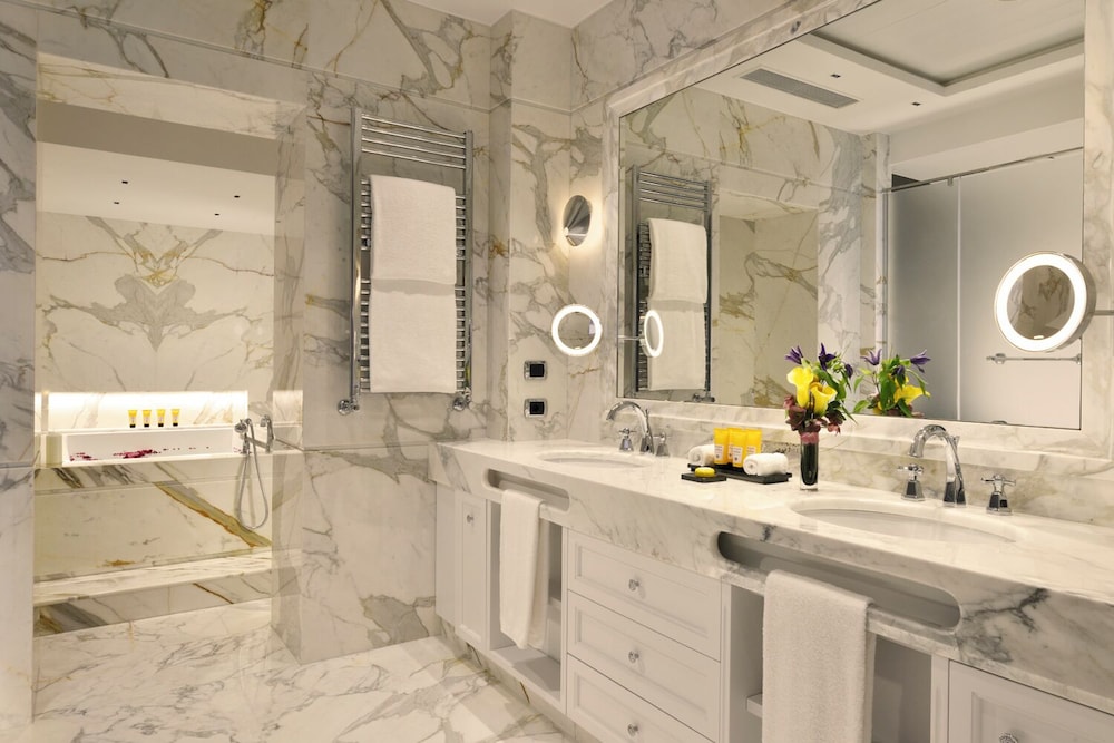 Penthouse, Suite, King Bed, Hot Tub، Splendide Royal Hotel 3/3
