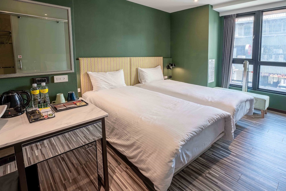 Double Pretty Hotel 19/48