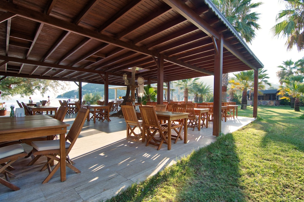 Selvi Beach Hotel 24/48