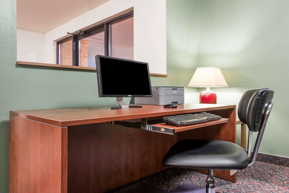 Super 8 by Wyndham Missoula/Reserve St. 13/17