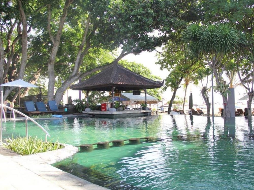 BESAKIH BEACH HOTEL 56/67