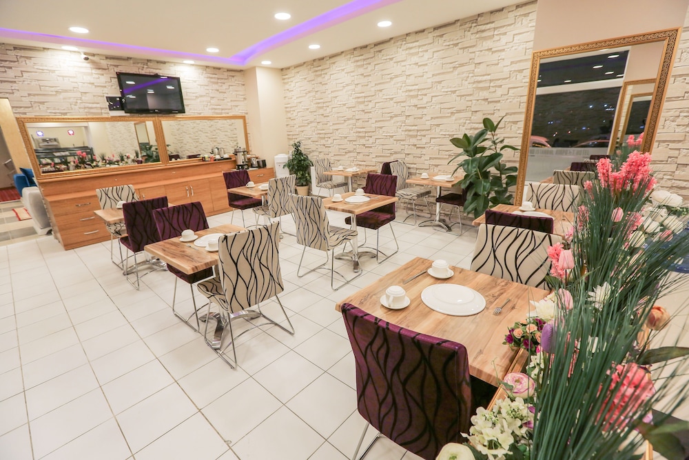 Grand Istanbul Airport Hotel 25/36