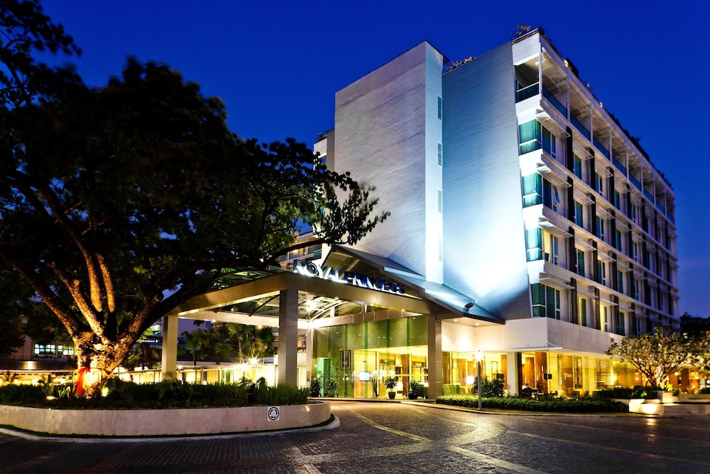 Royal Princess Larn Luang Bangkok Hotel in BANGKOK
