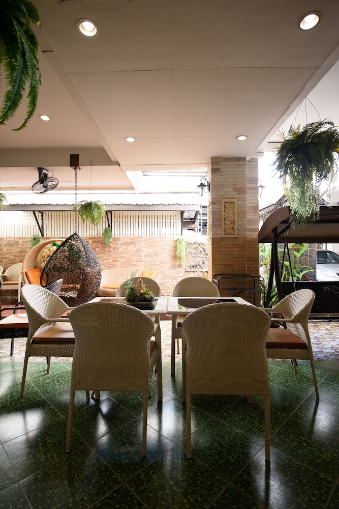 CHANA PLACE 33/48