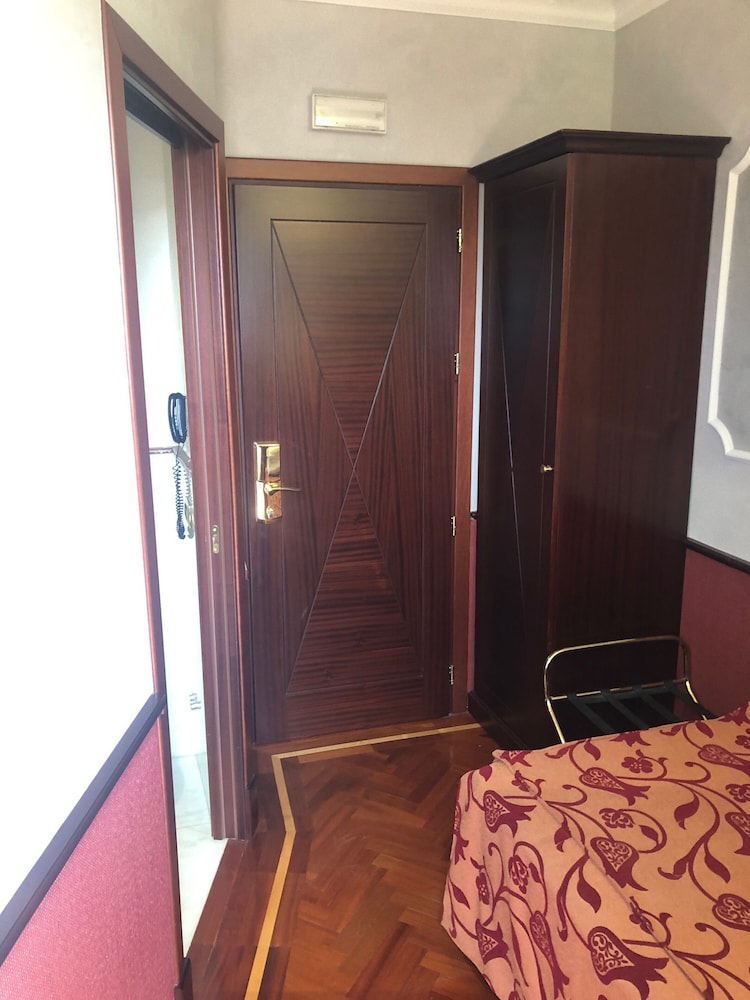 Lobby at Best Roma Hotel, ROME