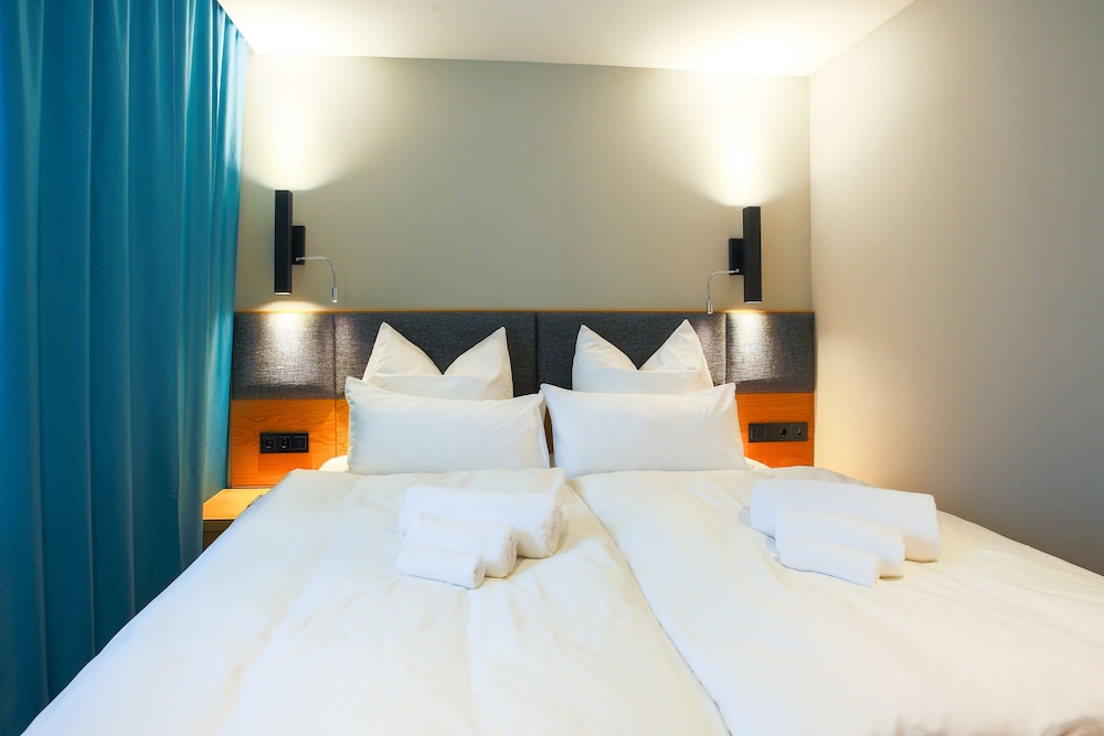 Grand Hotel Suhl 11/50