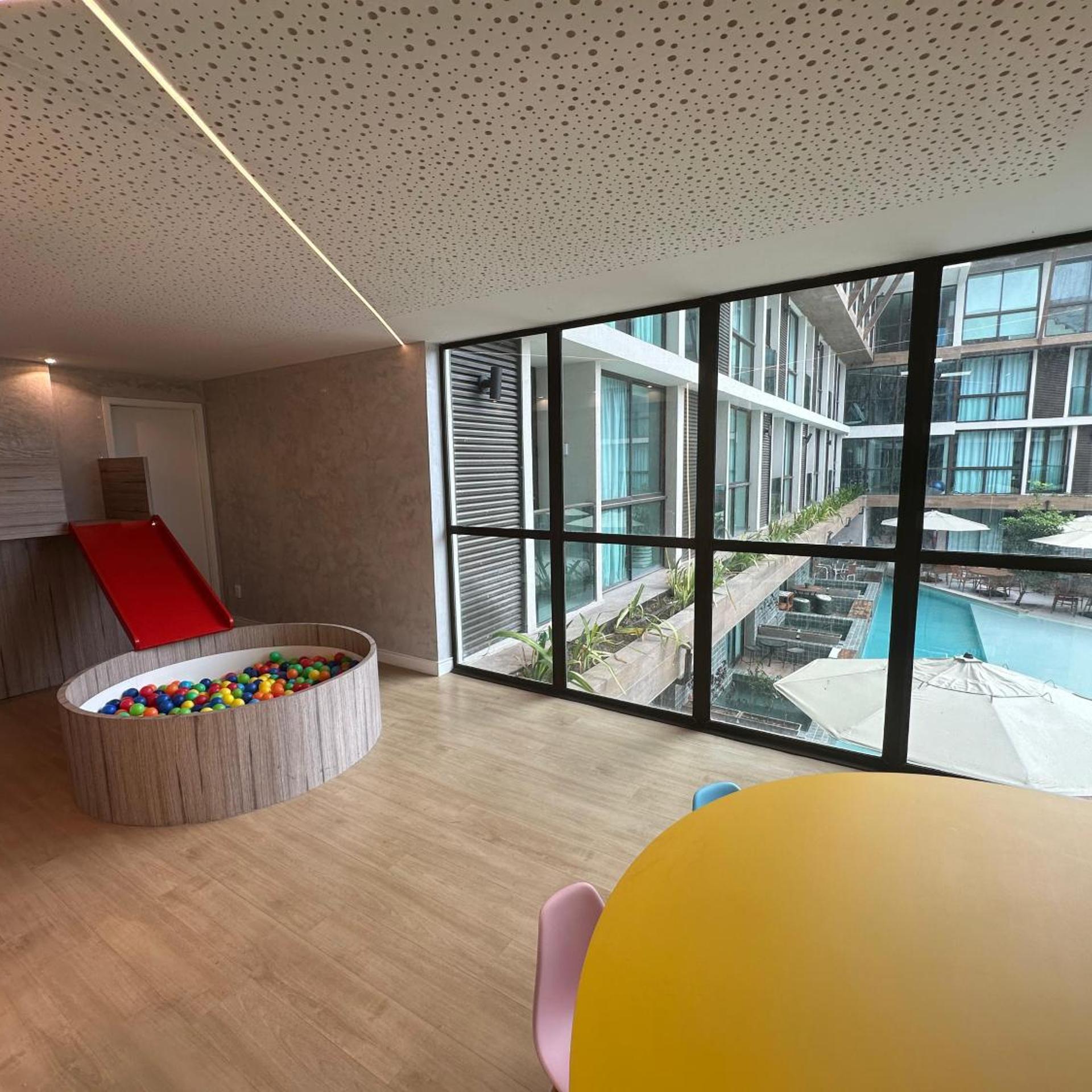SUNNY HALL BY AFT 38/50