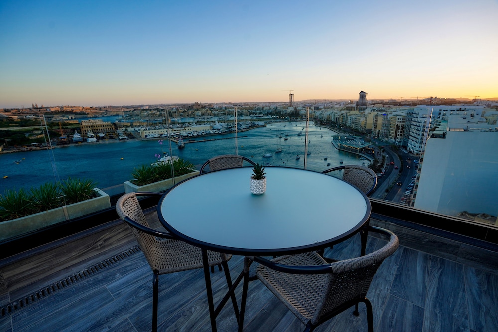 The Londoner Hotel Sliema 55/58