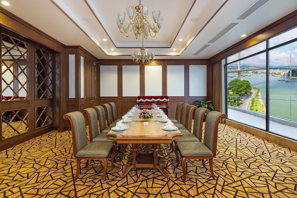 Wyndham Legend Halong 63/72