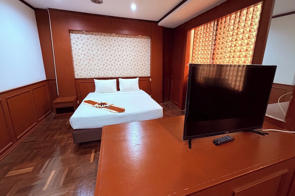 Ayutthaya Grand Hotel 16/41