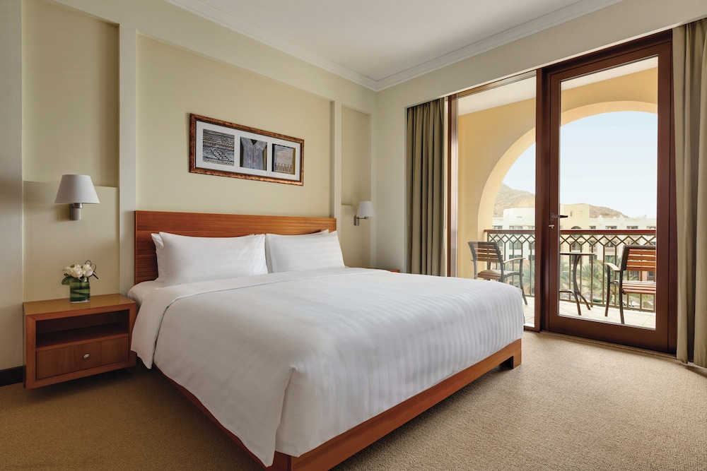 Room at Doubletree by Hilton Muscat Al Waha, MUSCAT