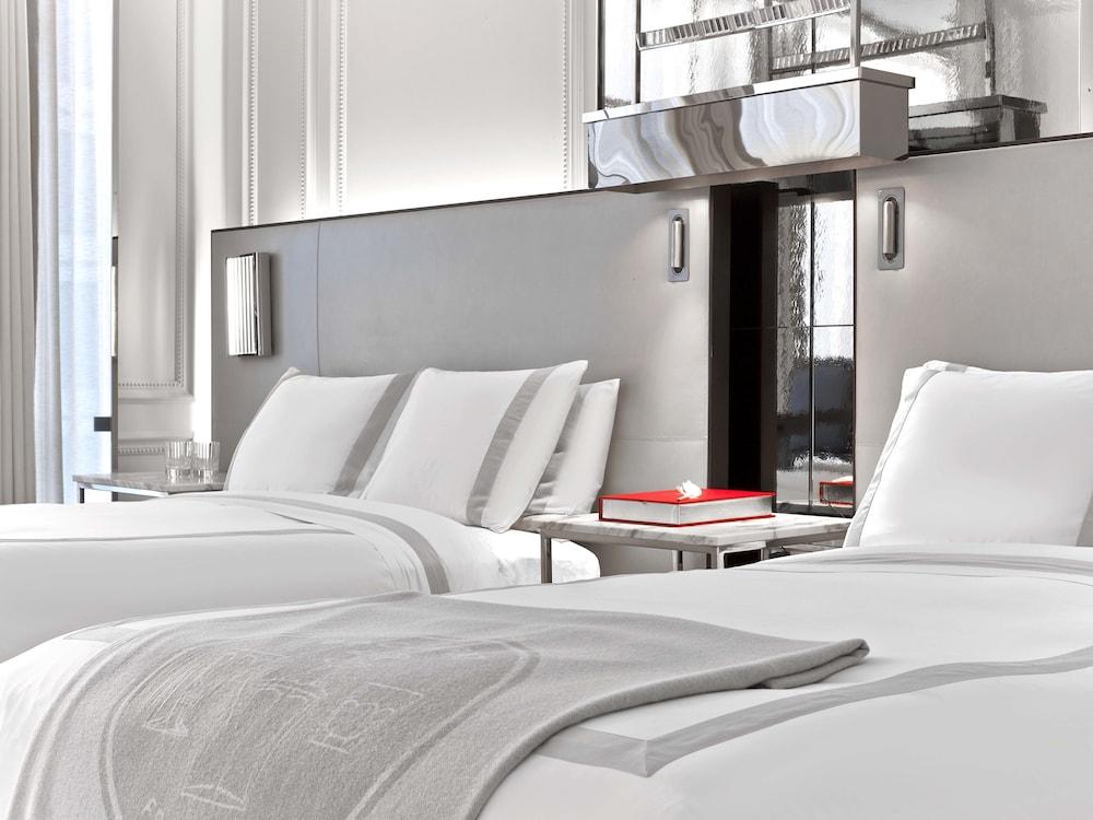GRAND, CLASSIC, 2 DOUBLE BEDS
