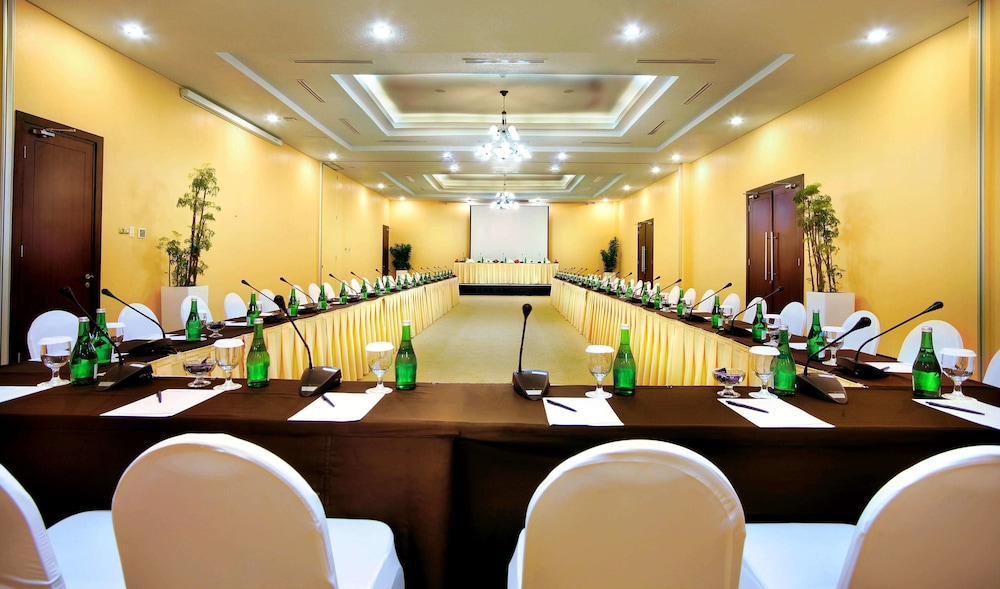 Aston Bogor Hotel & Resort 79/90