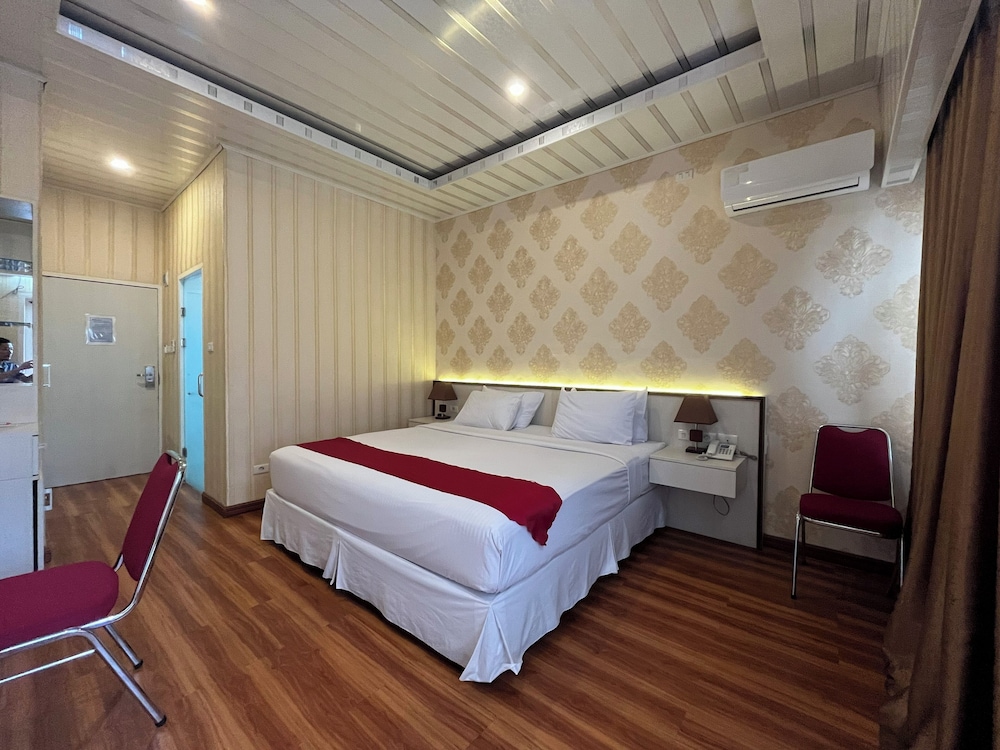 غرفة سوبيريور بسرير كوين، Grand Tamaro Hotel Parapat 6/8