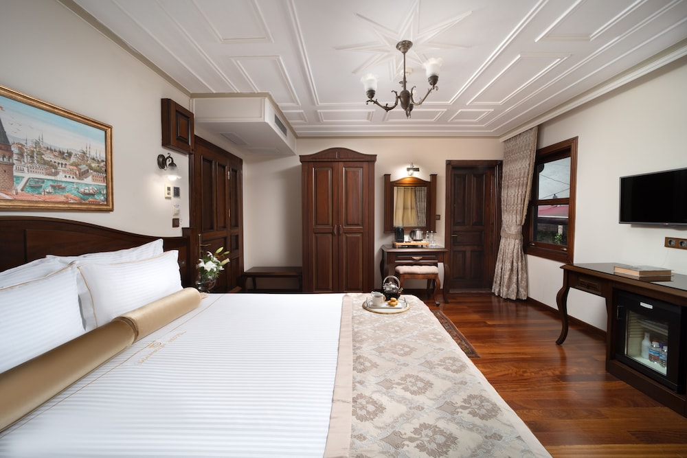 BENDER HOTEL 16/46