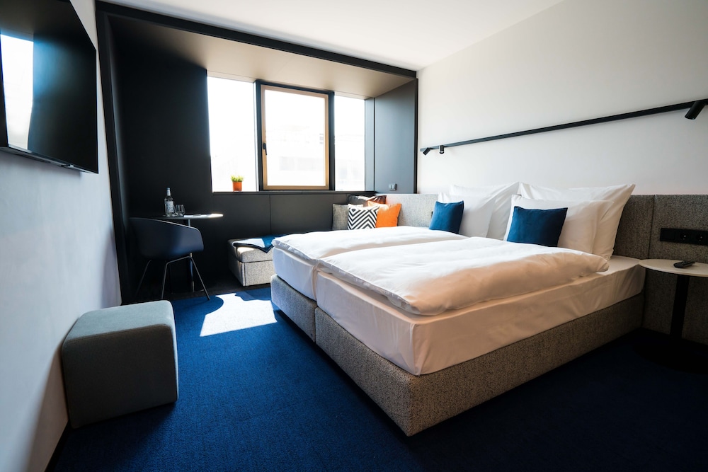 COMFORT, DOUBLE BED