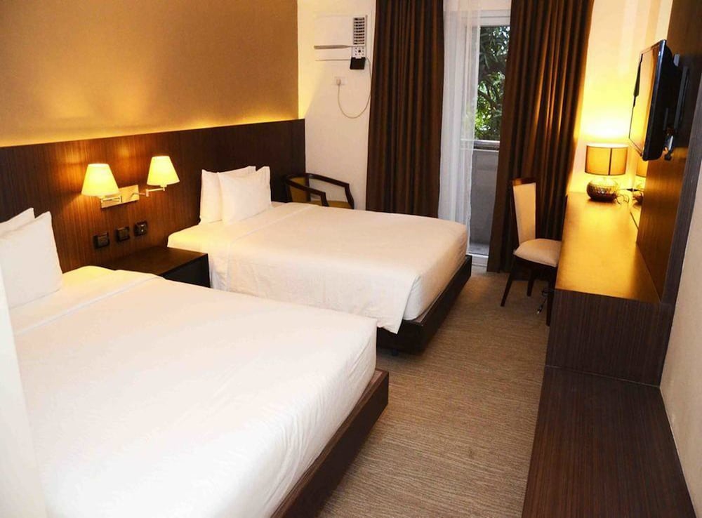 Stradella Hotel 6/27