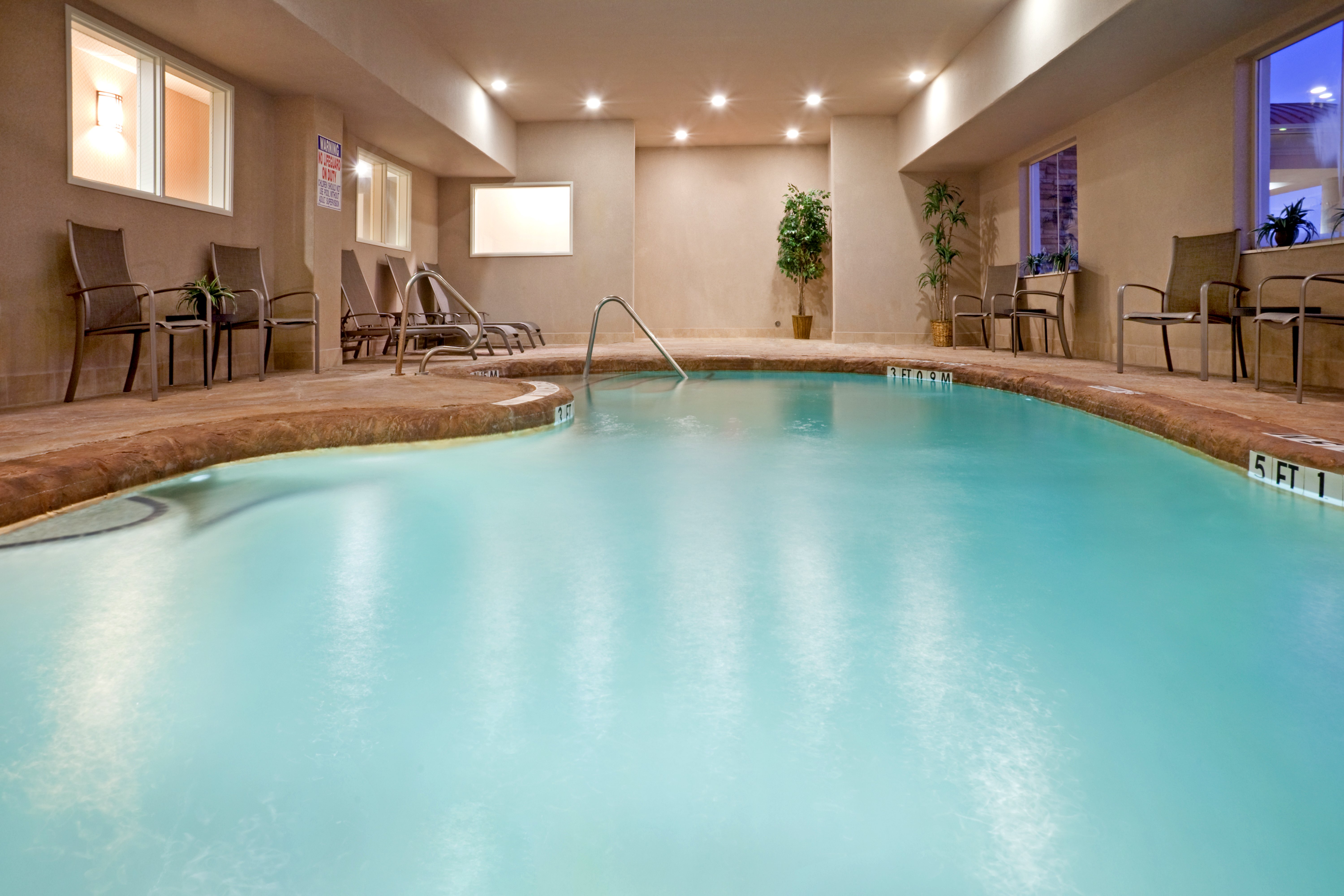 Holiday Inn Express Hotel And Suites Cedar Hill 43/69