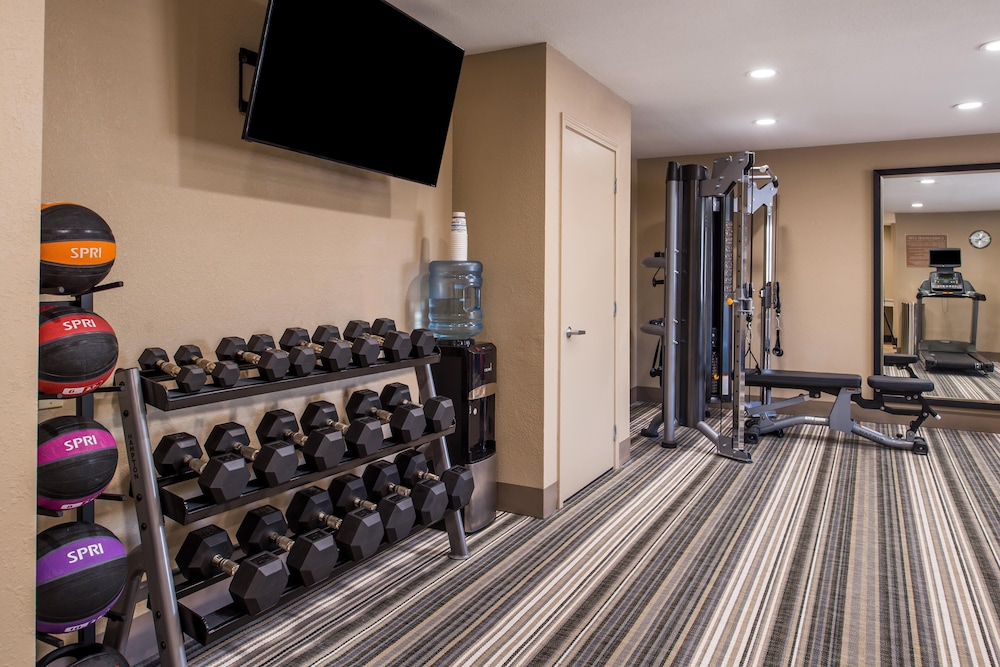 Candlewood Suites Kansas City 27/53