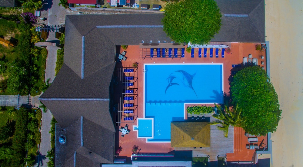 Gregoires Apartment 3/27