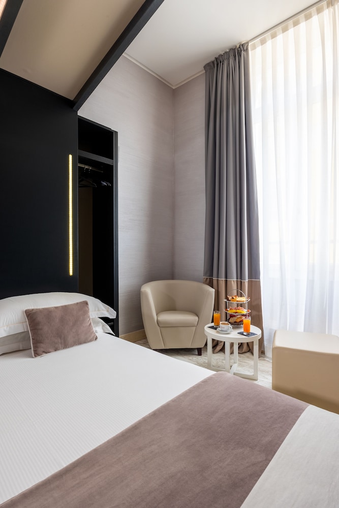 غرفة كومفورت بسرير مزدوج أو سريرين منفصلين، Dharma Luxury Hotel & Spa 5/9
