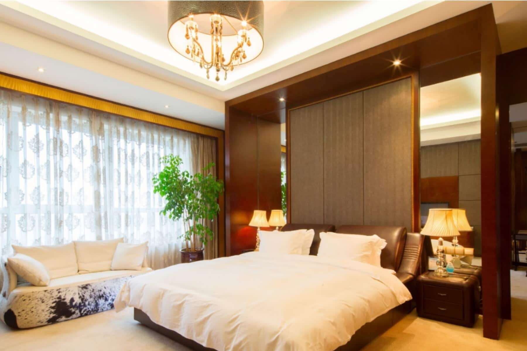 SUITE, KING BED, HIGH FLOOR, SMOKING