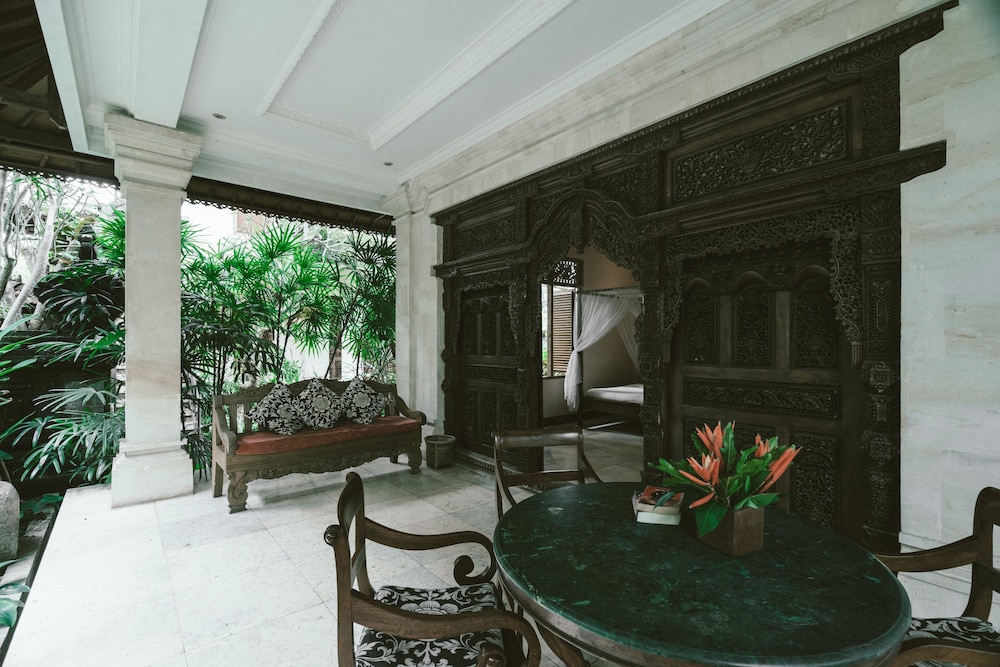 Honeymoon Guesthouse 57/75