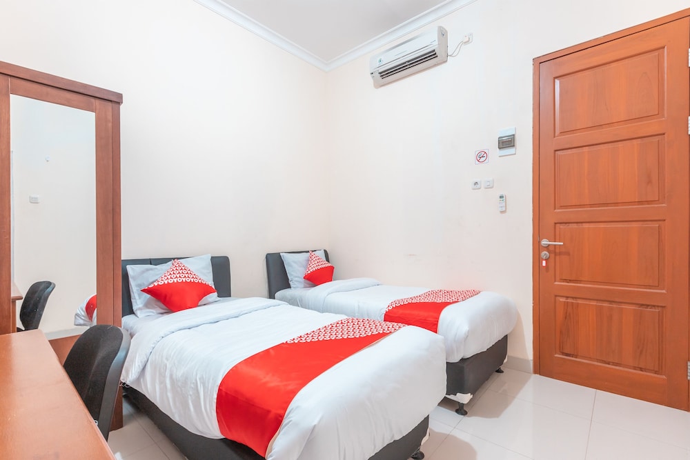 OYO 2364 Cempaka Harapan Indah 13/40
