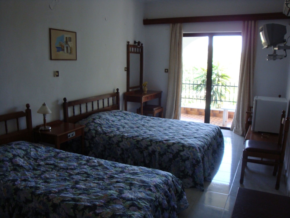 Oasis Hotel Bungalows 20/64