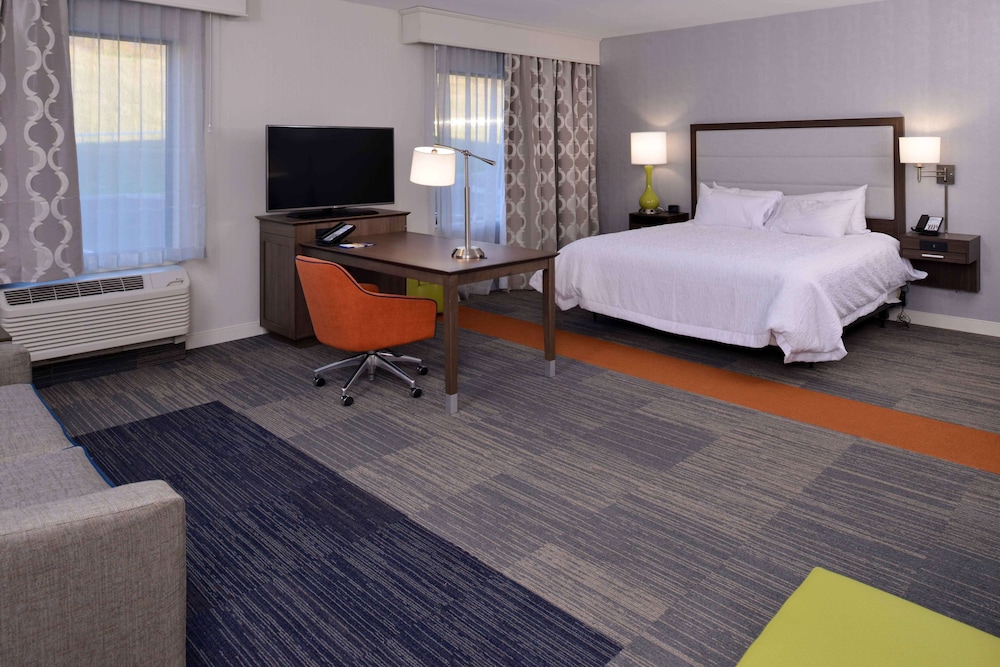 Hampton Inn & Suites Albany/East Greenbush 16/46