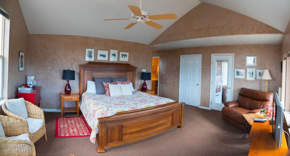 Skyridge Inn Bed & Breakfast 18/73