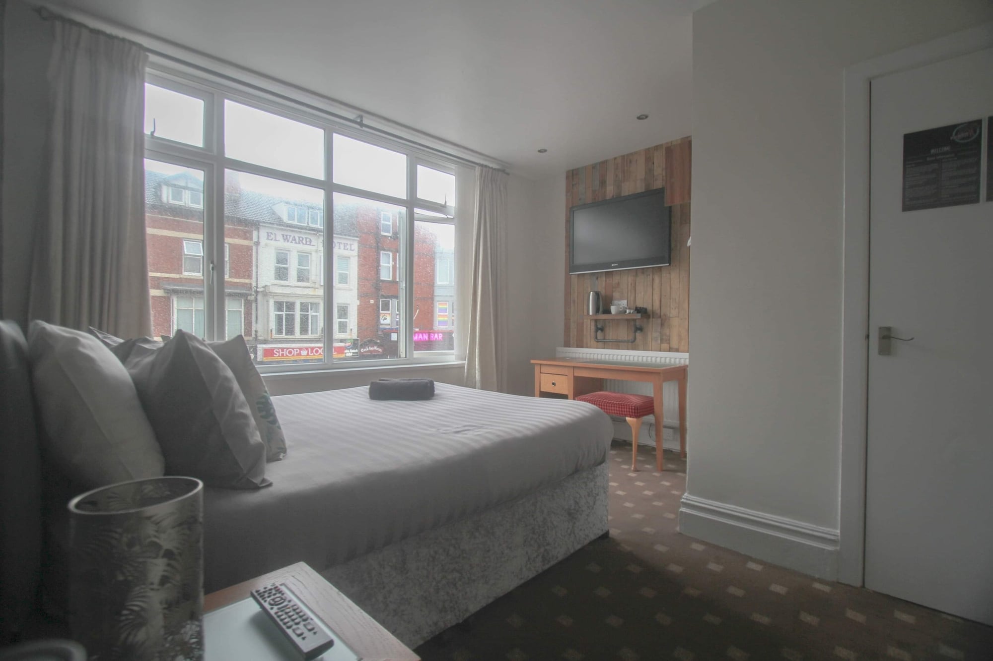 STANDARD, DOUBLE BED