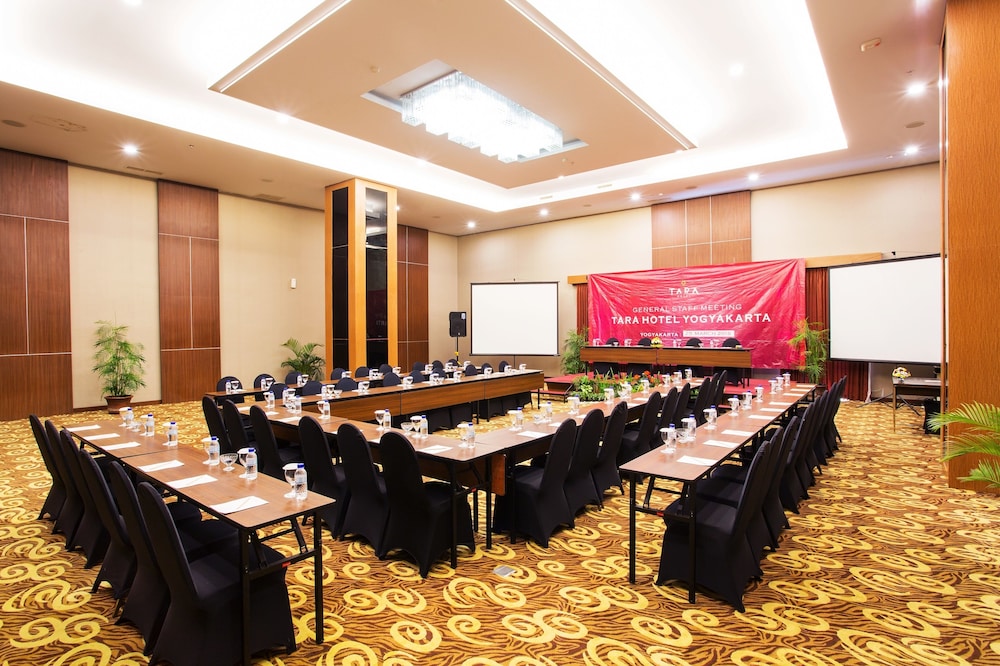 TARA HOTEL 42/46