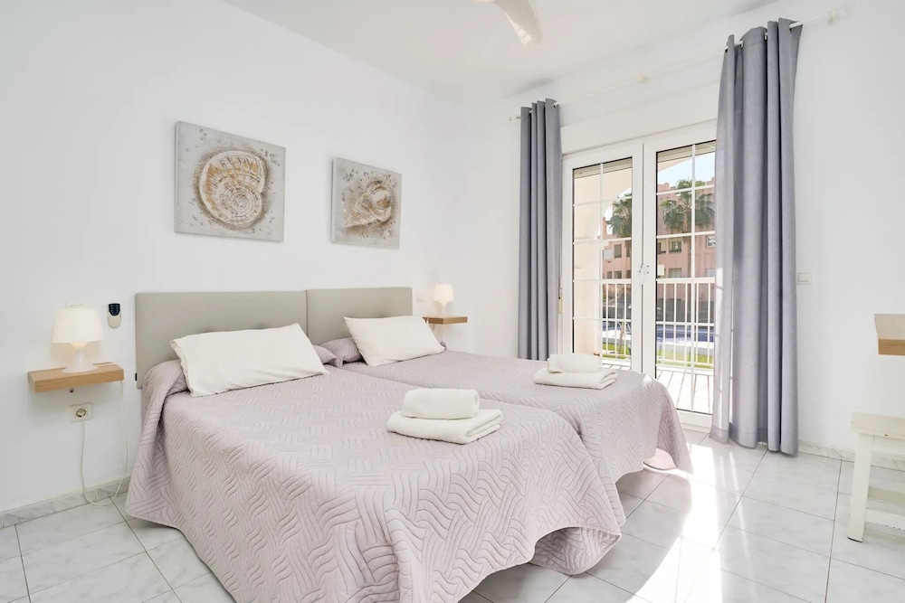 1 Bedroom, Deluxe, Apartment, Twin Beds, Pool View, Terrace