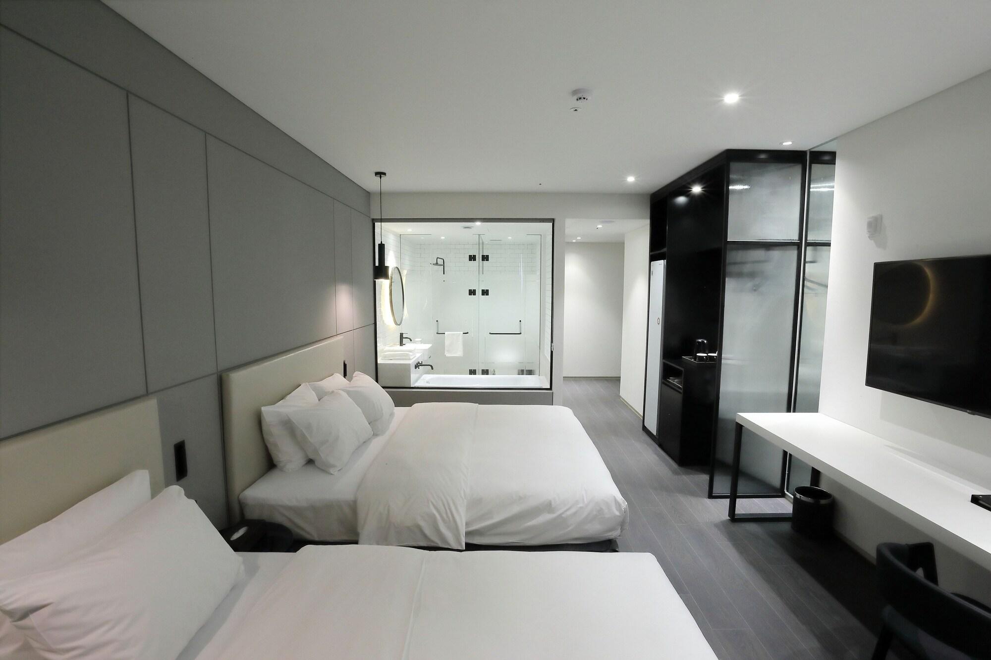 Orchid Hotel 14/50