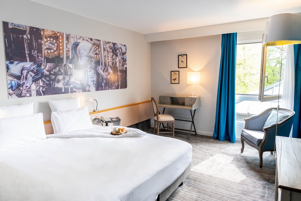Mercure Chateau De Fontainebleau 6/76
