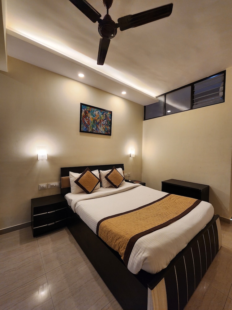All Seasons Guest House 12/43