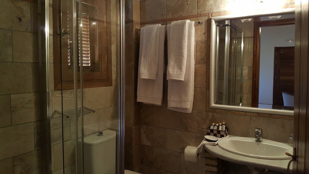 Liotrivi Historical Mansion & Boutique Hotel 69/71