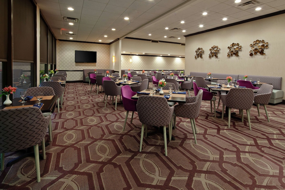 Doubletree By Hilton New Orleans Airport 44/58