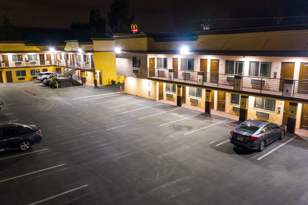 Starlight Inn South El Monte 58/62