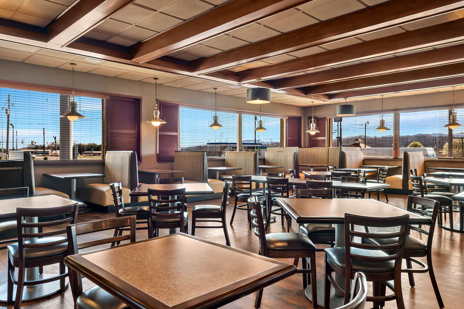 Best Western Newport Inn 34/43