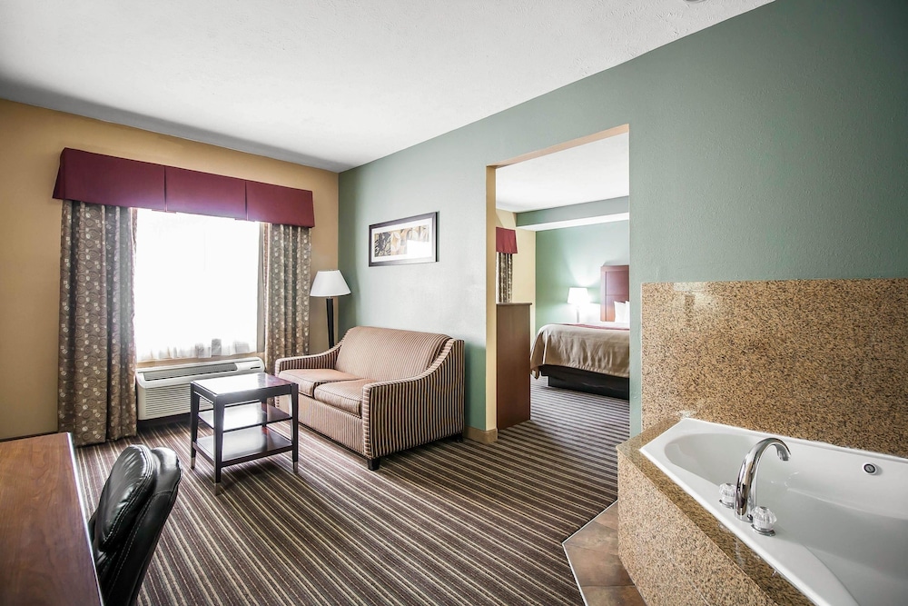 Comfort Inn Jackson I-40 25/33