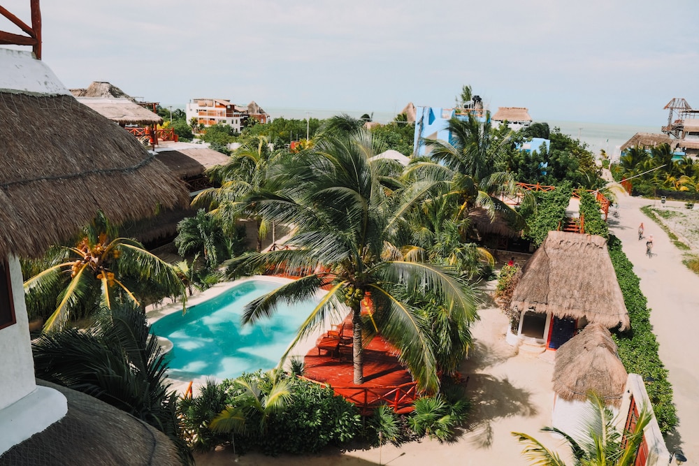 Ensueno Holbox & Beach Club