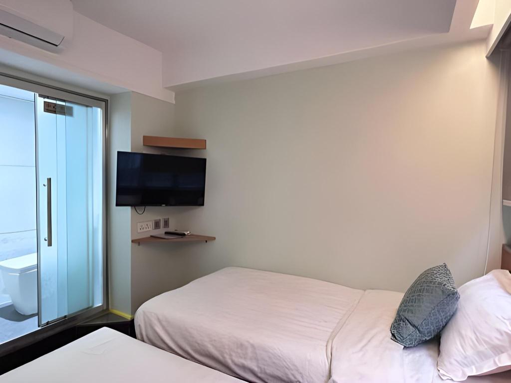 I Hotel Limited 14/48