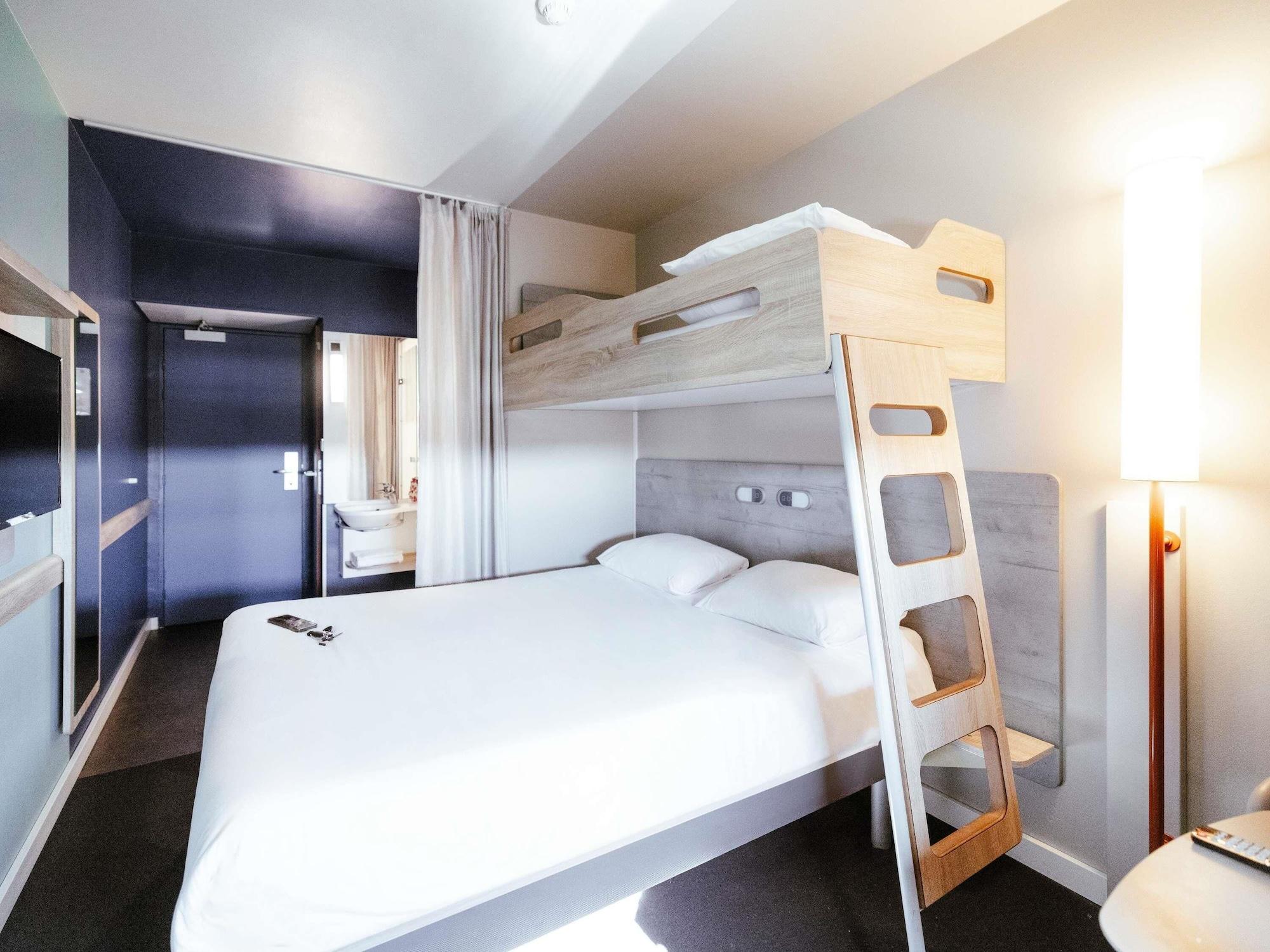 Standard, Multiple Beds